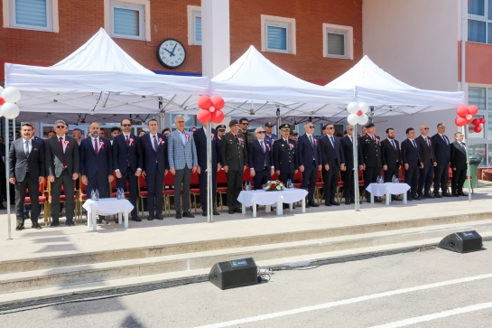 Sivas Polis Meslek Yüksekokulu'nda Mezuniyet Coşkusu